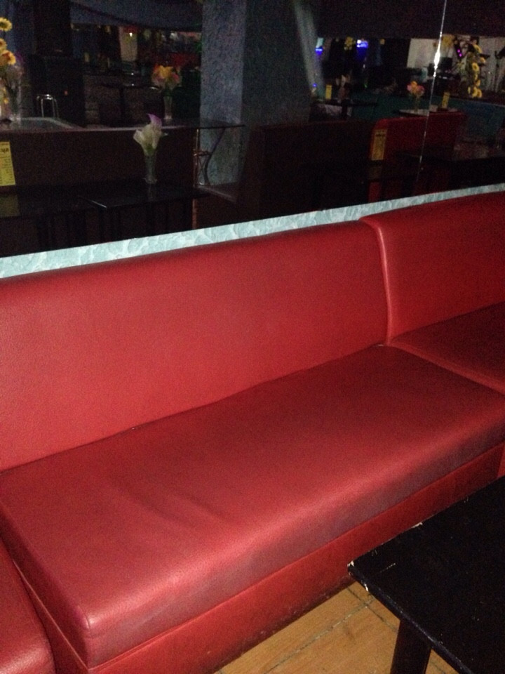 Bán Sofa Cafe 1m4 Cũ - Simily Màu Đỏ